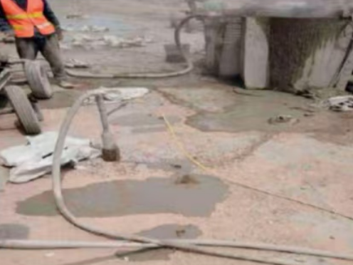 尤溪水泥混凝土路面板底注浆技术 路面脱空注浆整治方案