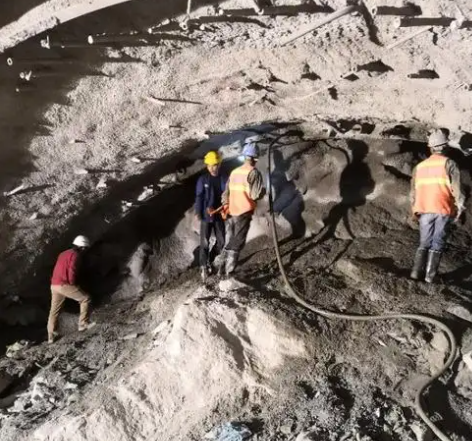 尤溪拱顶带模注浆料的施工流程及注意事项